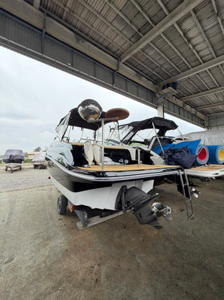 Criscraft 240