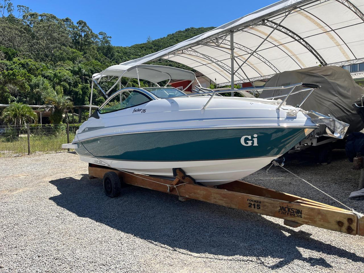 Lancha Focker 215