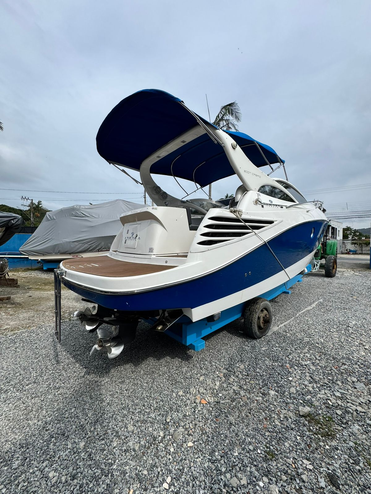 Armada 300