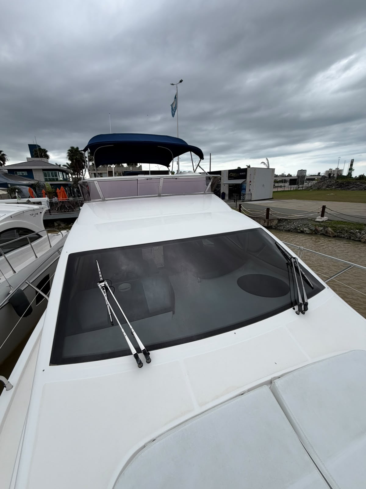 Intermarine Azimut 43 fly