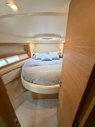 Intermarine Azimut 43 fly
