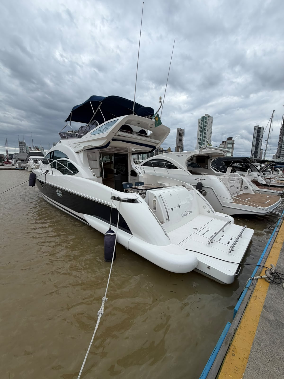 Intermarine Azimut 43 fly