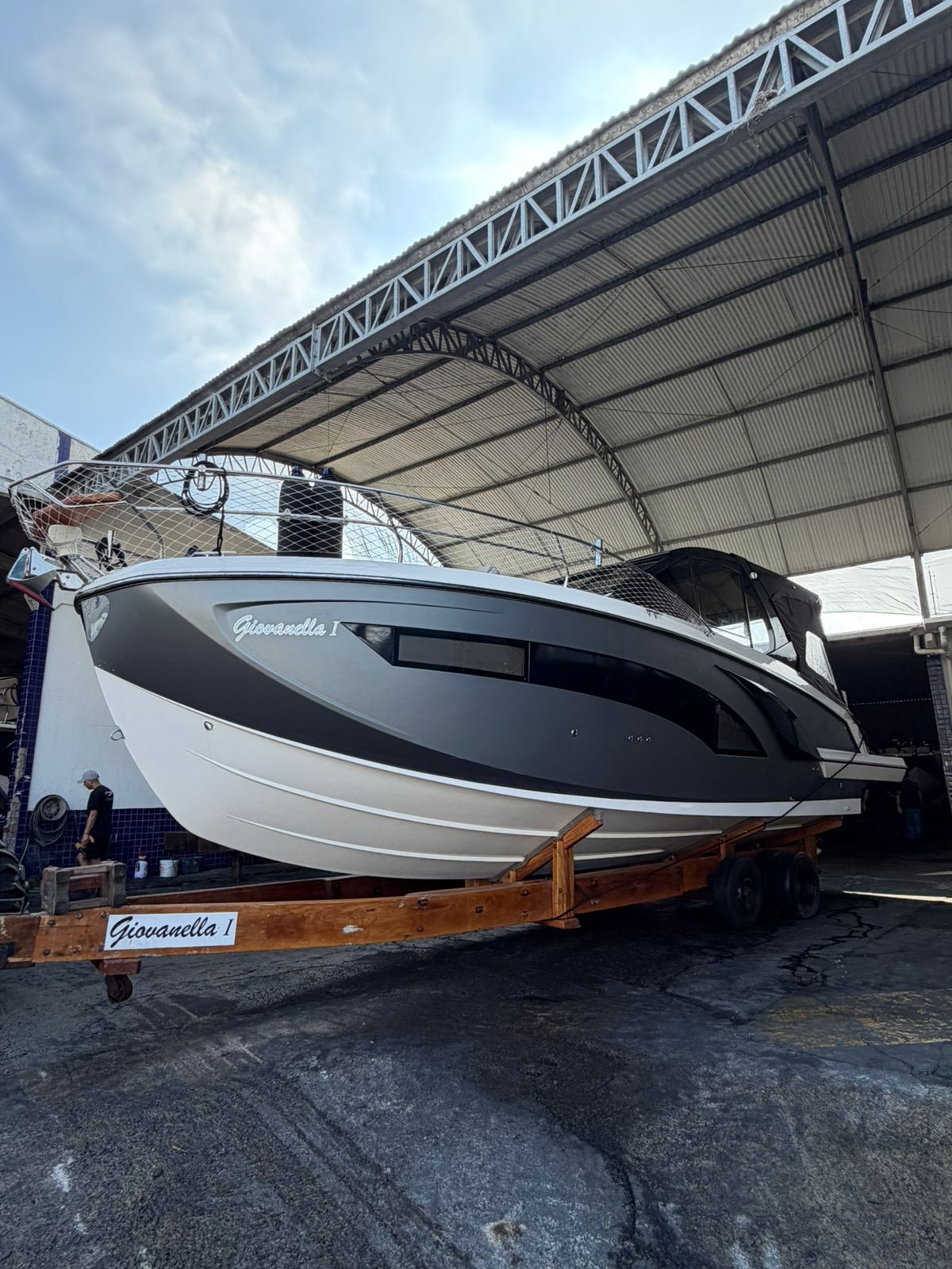 Triton 380HT Flyer