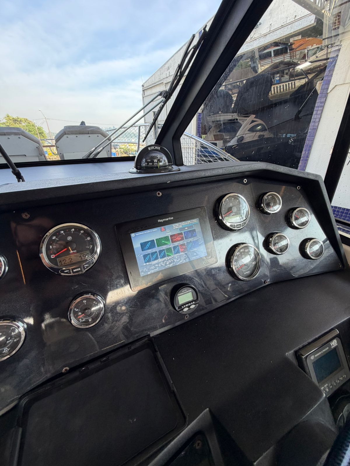 Triton 380HT Flyer