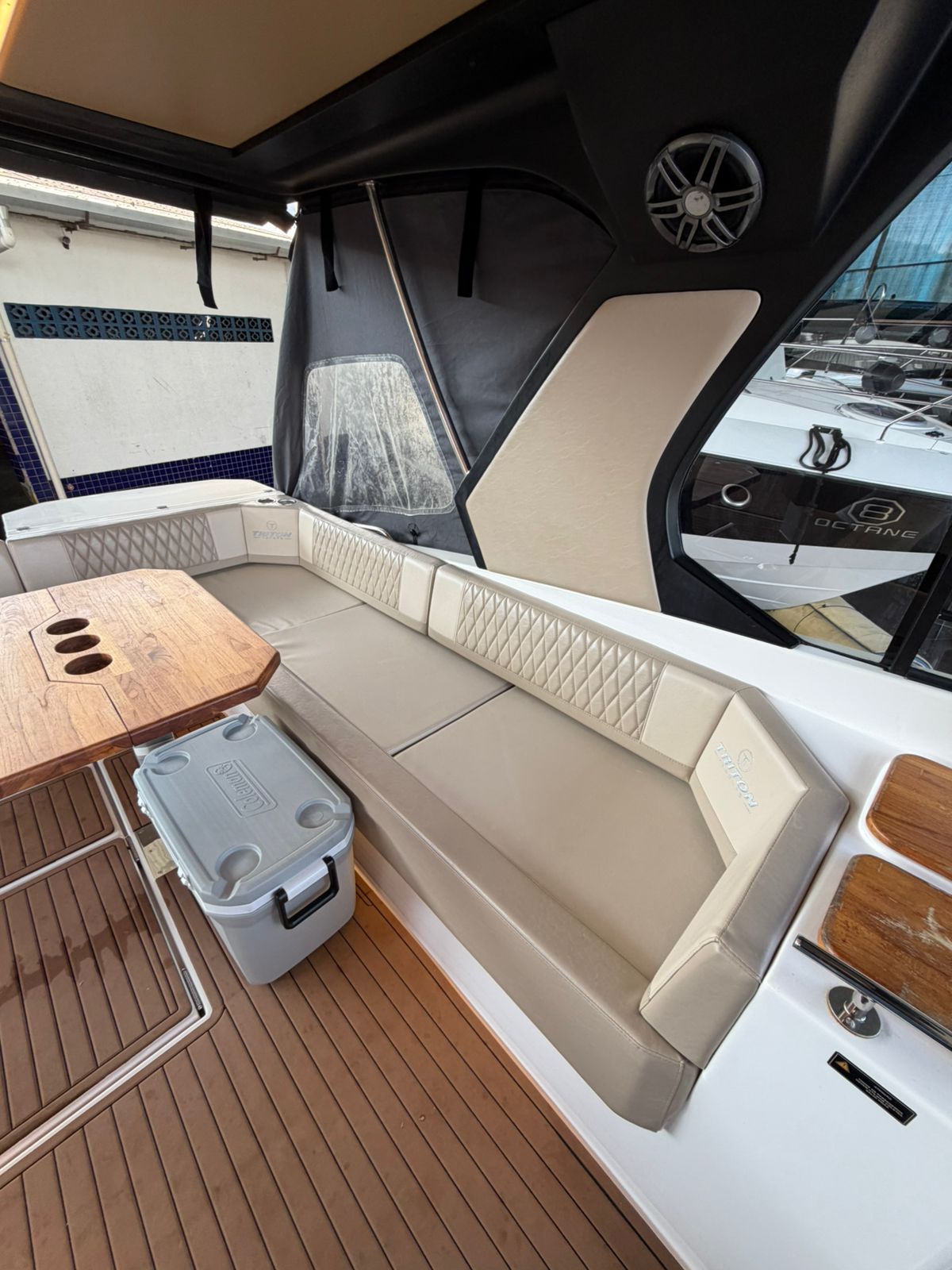 Triton 380HT Flyer