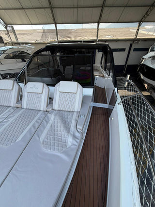 Triton 380HT Flyer