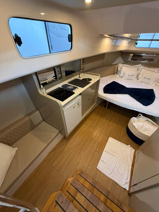 Triton 380HT Flyer