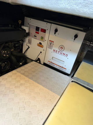 Triton 380HT Flyer