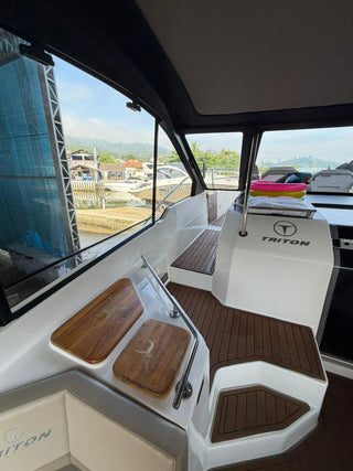Triton 380HT Flyer
