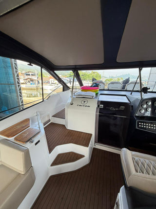 Triton 380HT Flyer