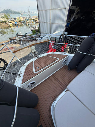 Triton 380HT Flyer