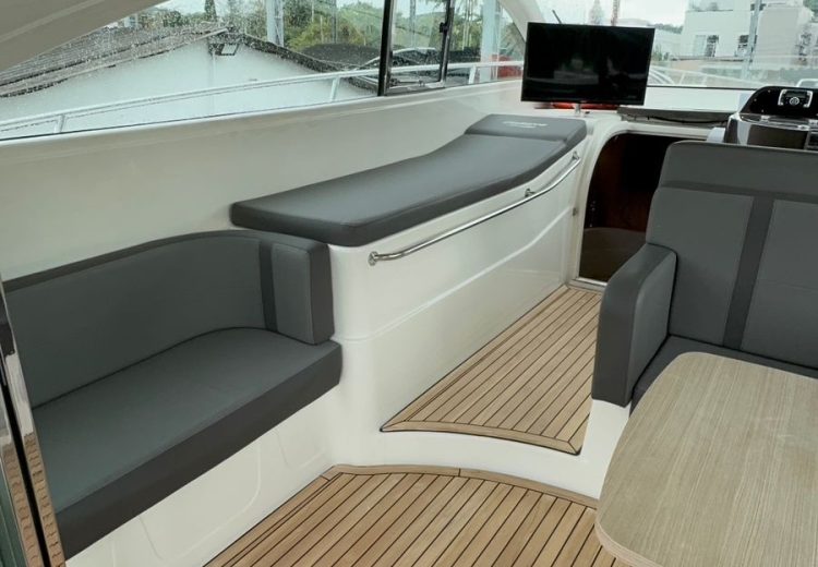 Cockpit 2